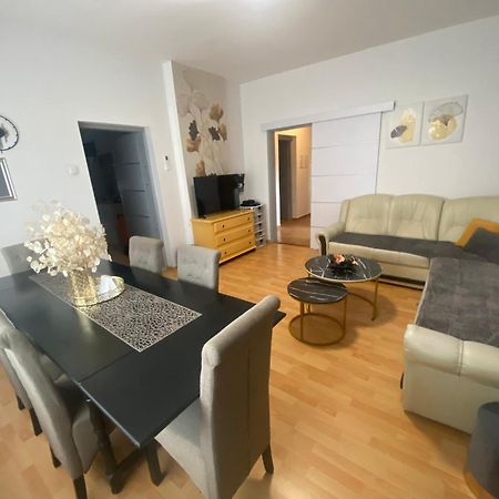 Apartman El Ogulin Buitenkant foto