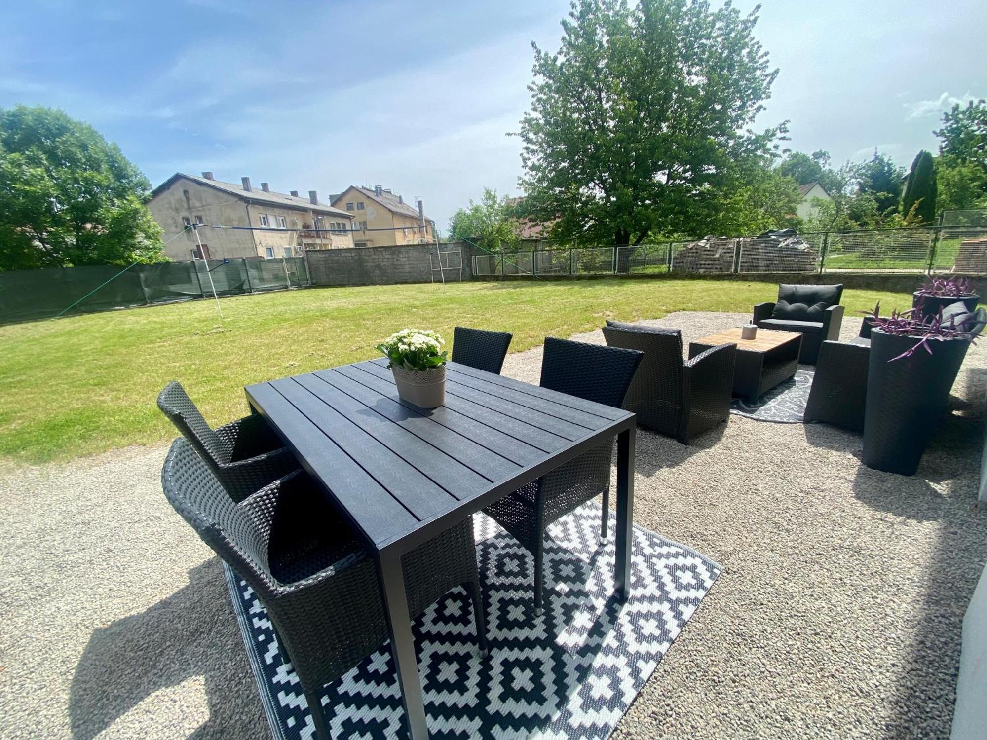Apartman El Ogulin Buitenkant foto
