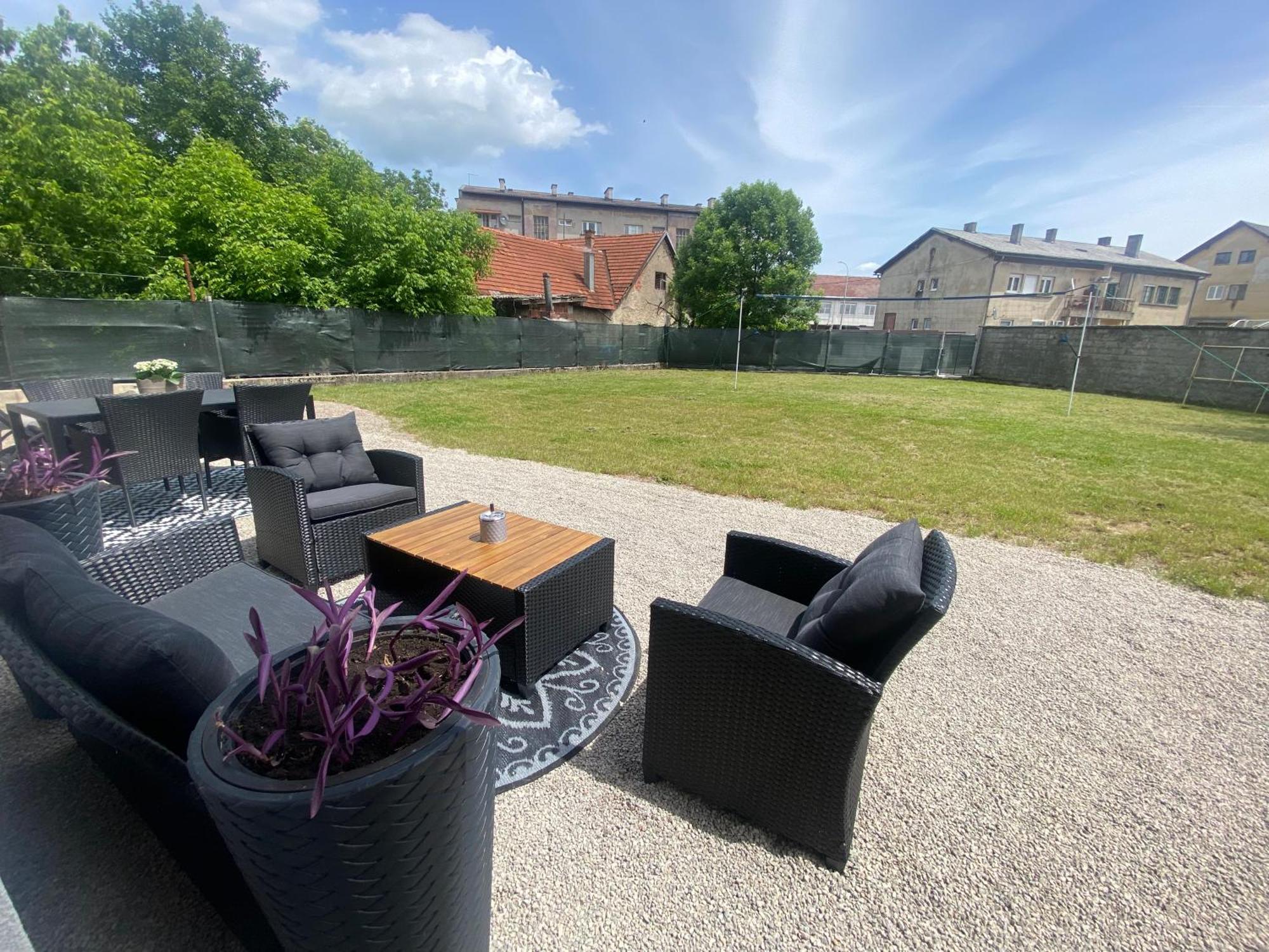 Apartman El Ogulin Buitenkant foto