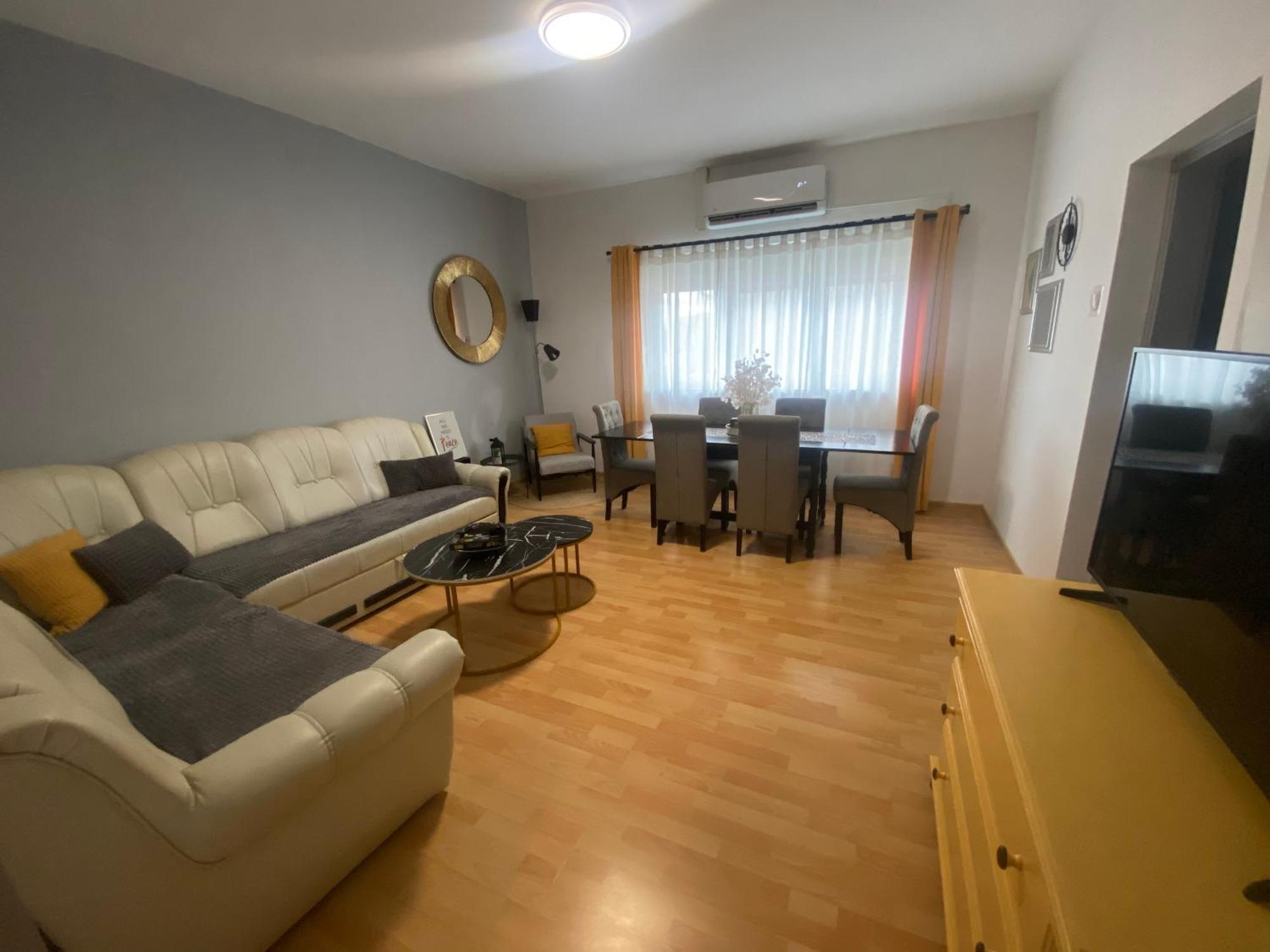 Apartman El Ogulin Buitenkant foto